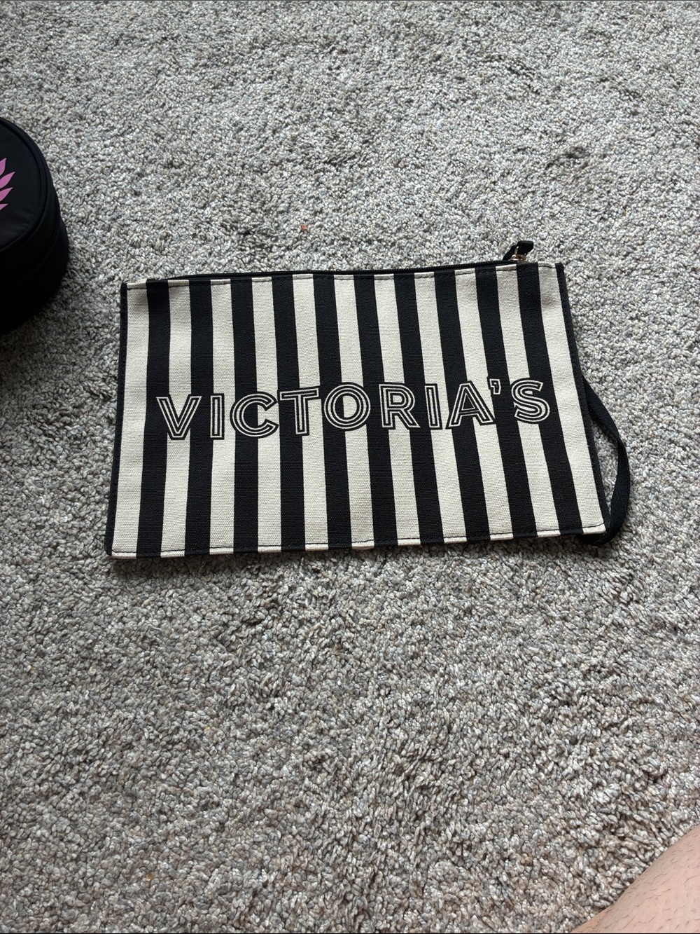 Victoria Secret Bundle - Picture 3 of 12